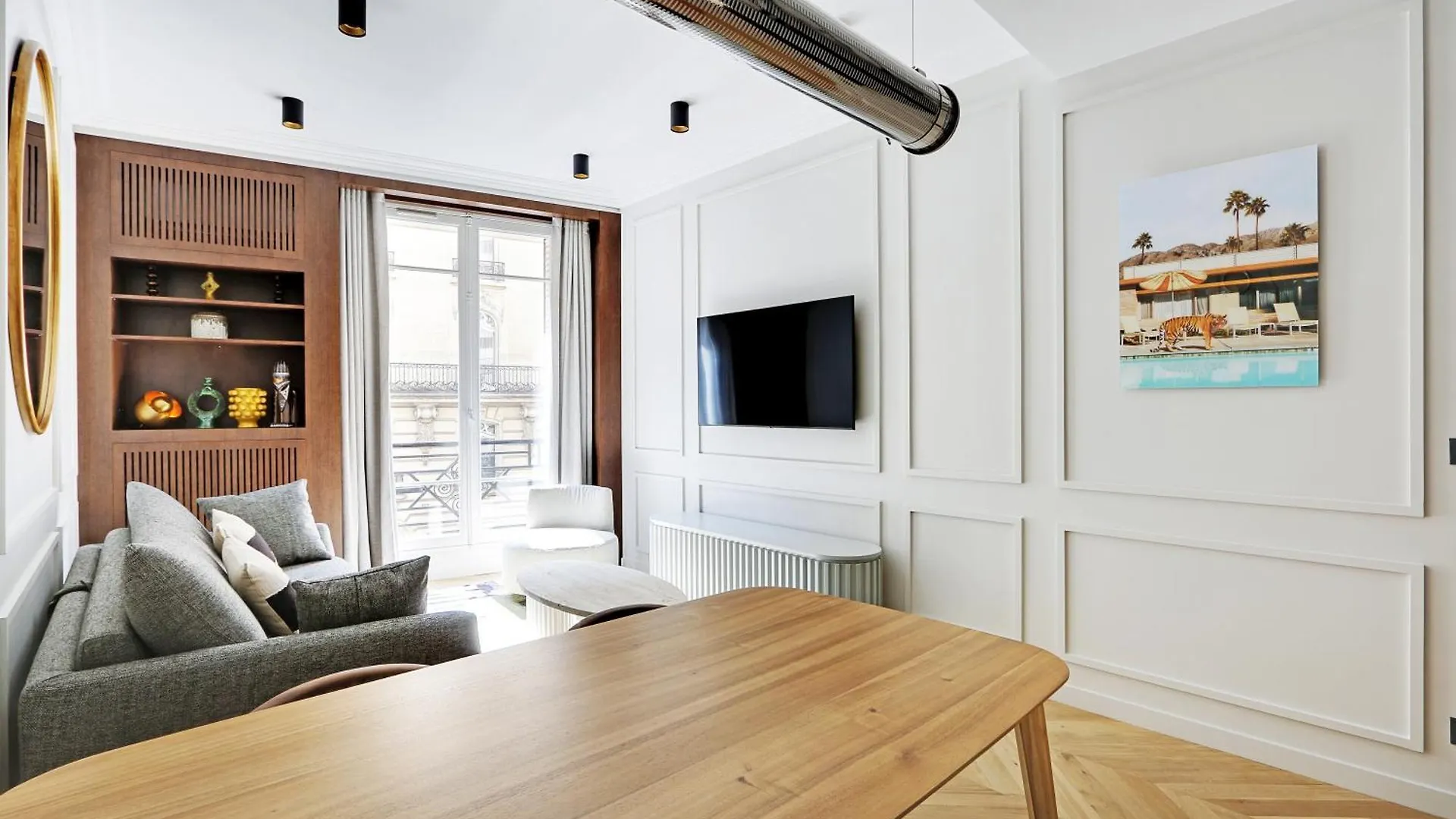 Pick A Flat'S Apartment In Triangle D'Or - Pierre 1Er De Serbie パリ 0*,  フランス