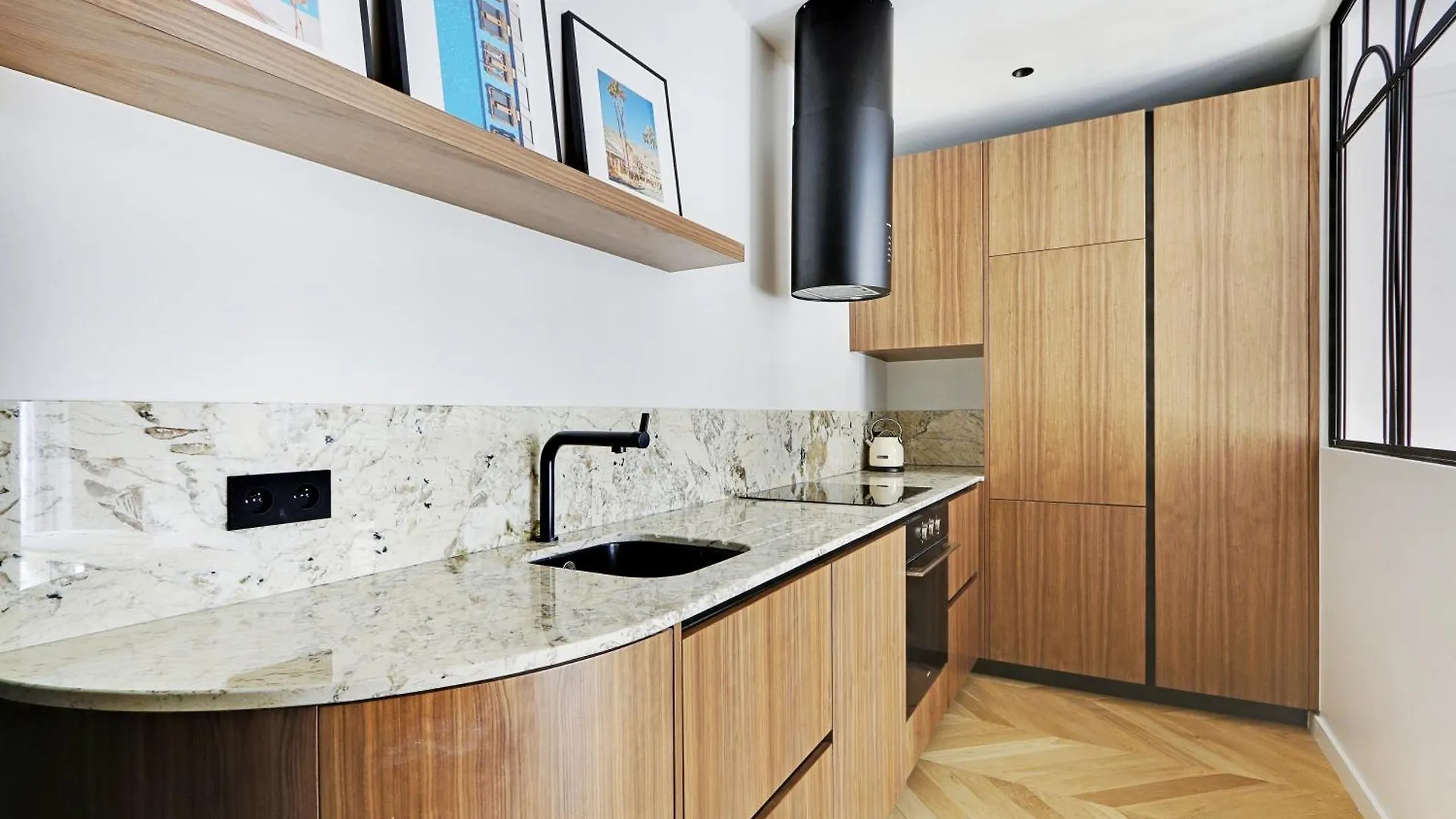 Pick A Flat'S Apartment In Triangle D'Or - Pierre 1Er De Serbie Paris